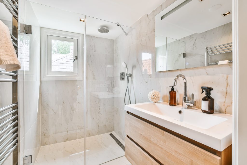 luxury bathroom